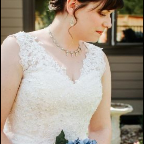 Wedding Dress - Picture 5 of 5